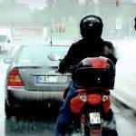 conducir en moto con lluvia