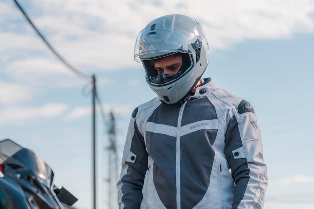 chaqueta de moto en verano